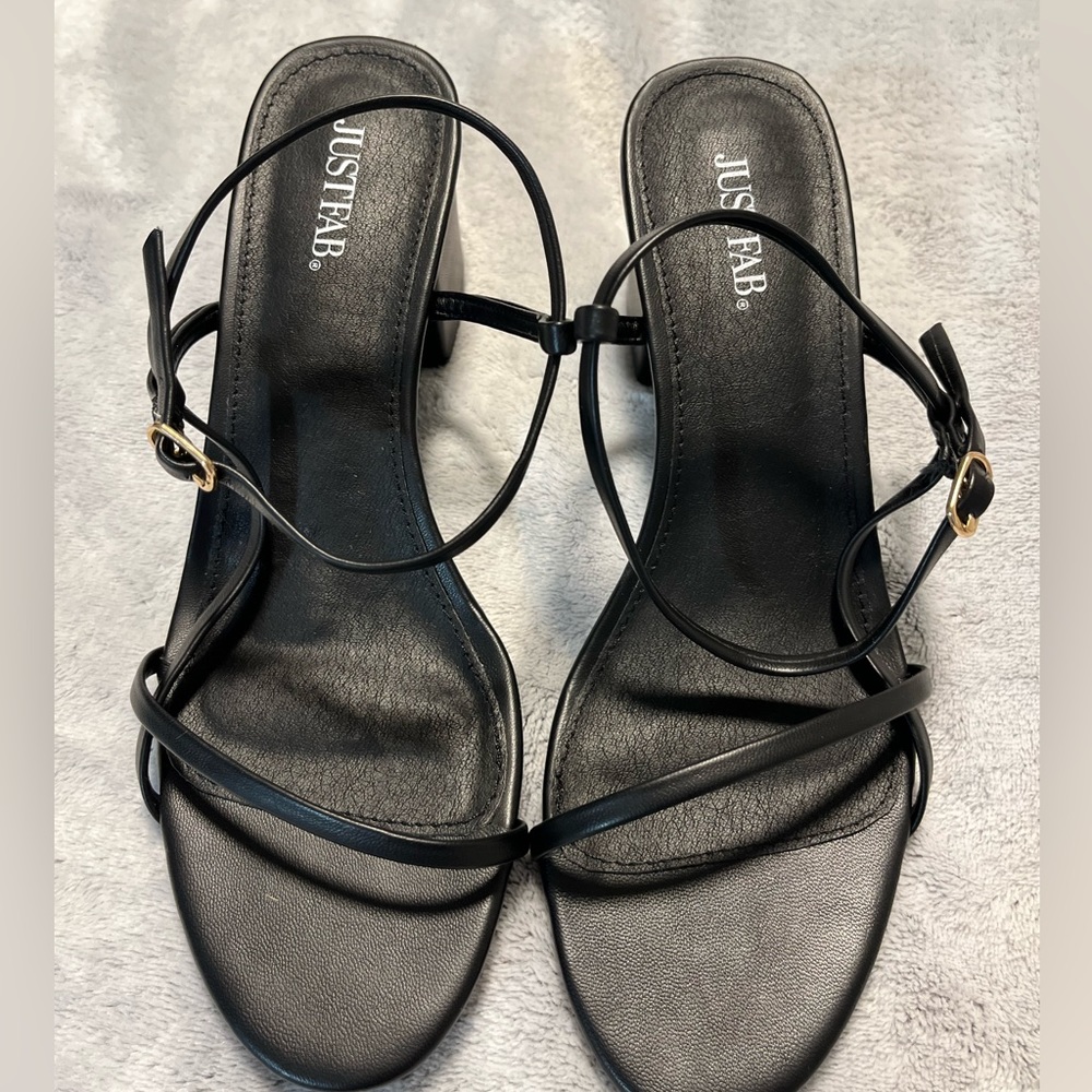 Black JustFab dress sandal heel.